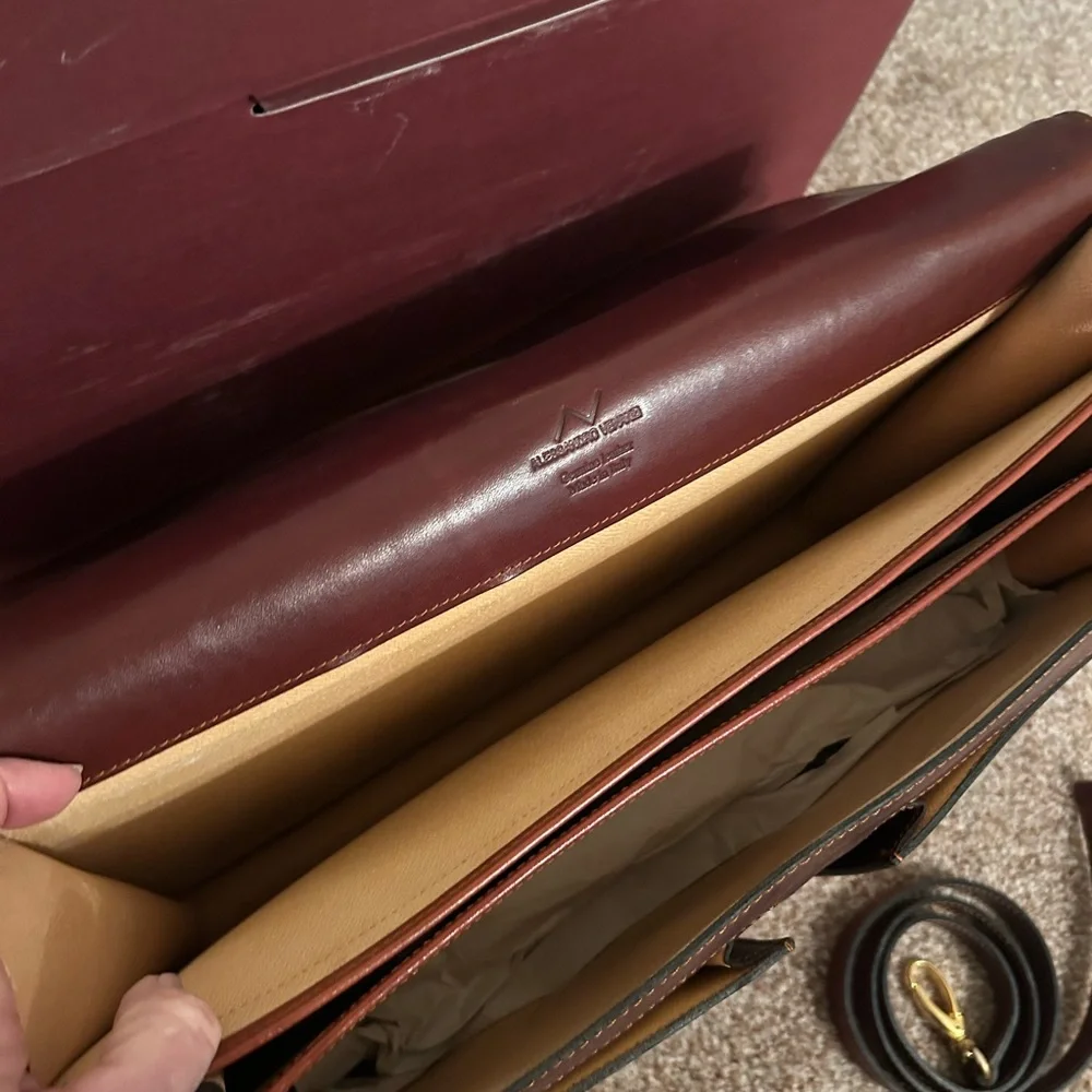 ALESSANDRO VENANEZ Brown Leather Men's Bag. NEW…NEVER USED! 18” x16”. Box incl.